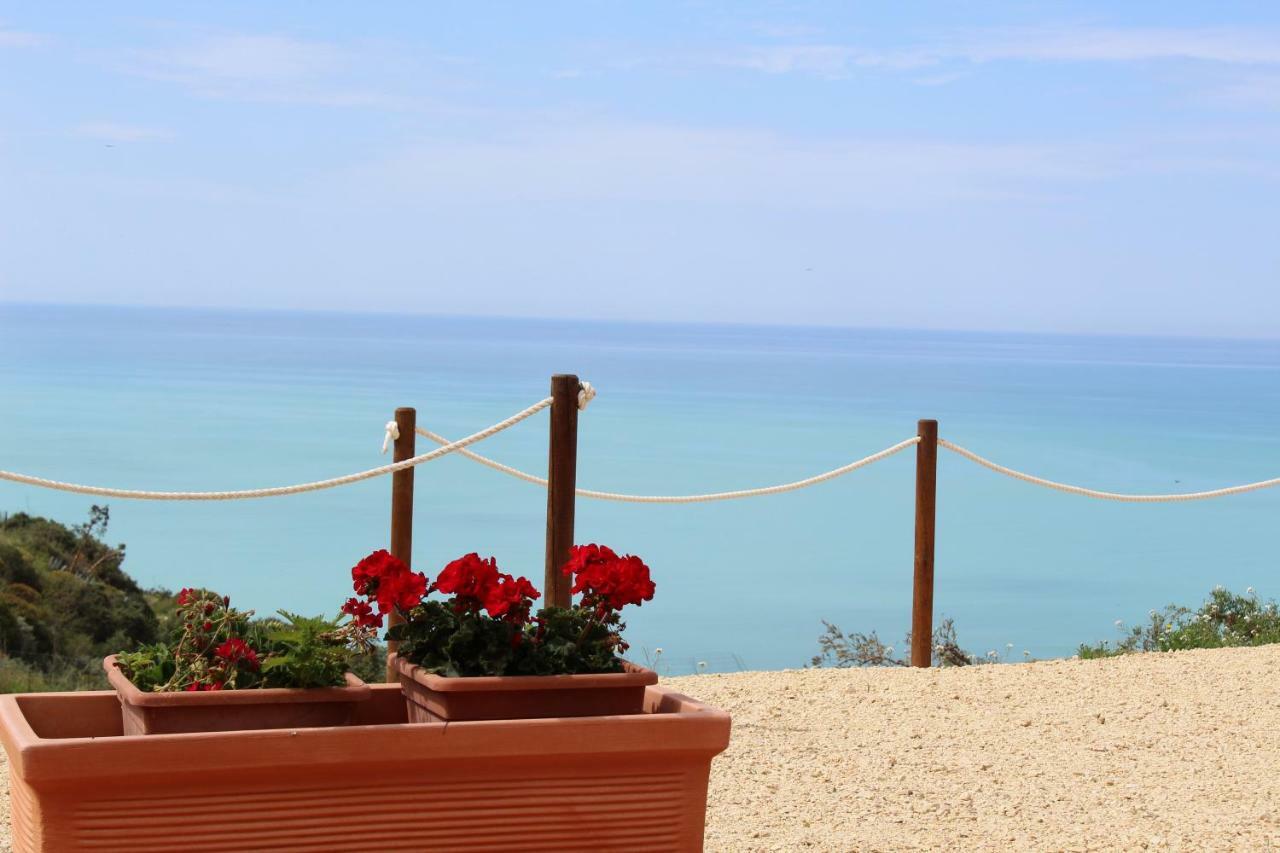 B&B La Torre Реальмонте Экстерьер фото